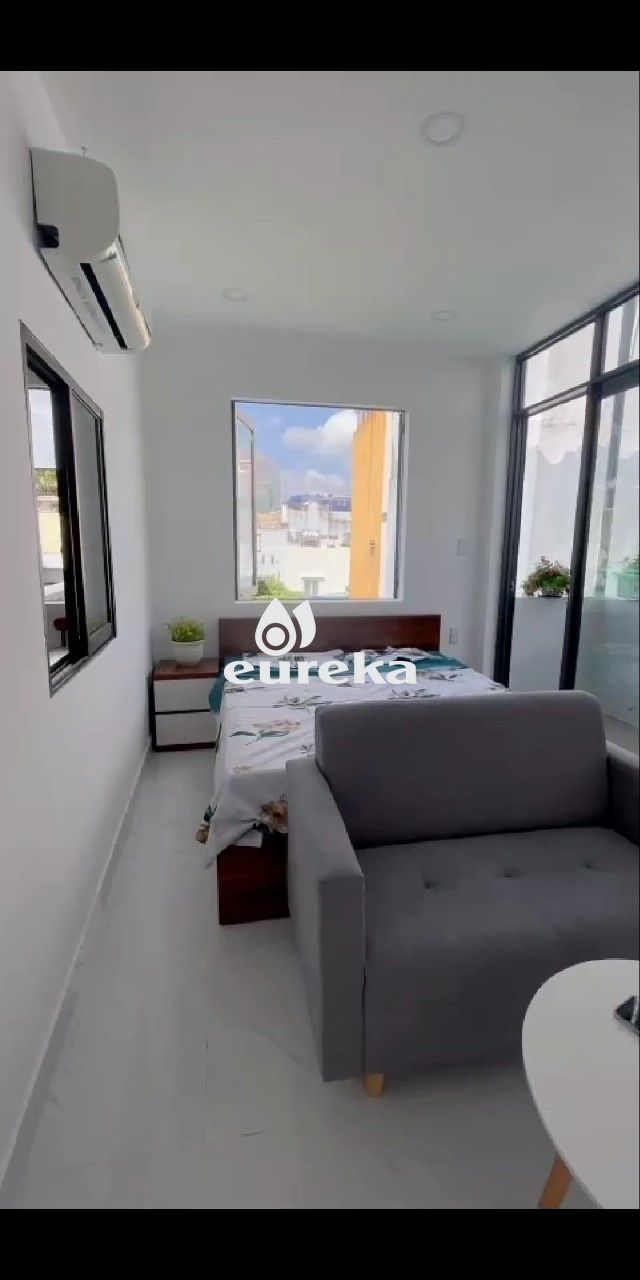 Big Window Apartment For Rent In Ngo Tat To